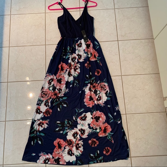 Floral Maxi Dress w Pockets - Picture 2 of 5